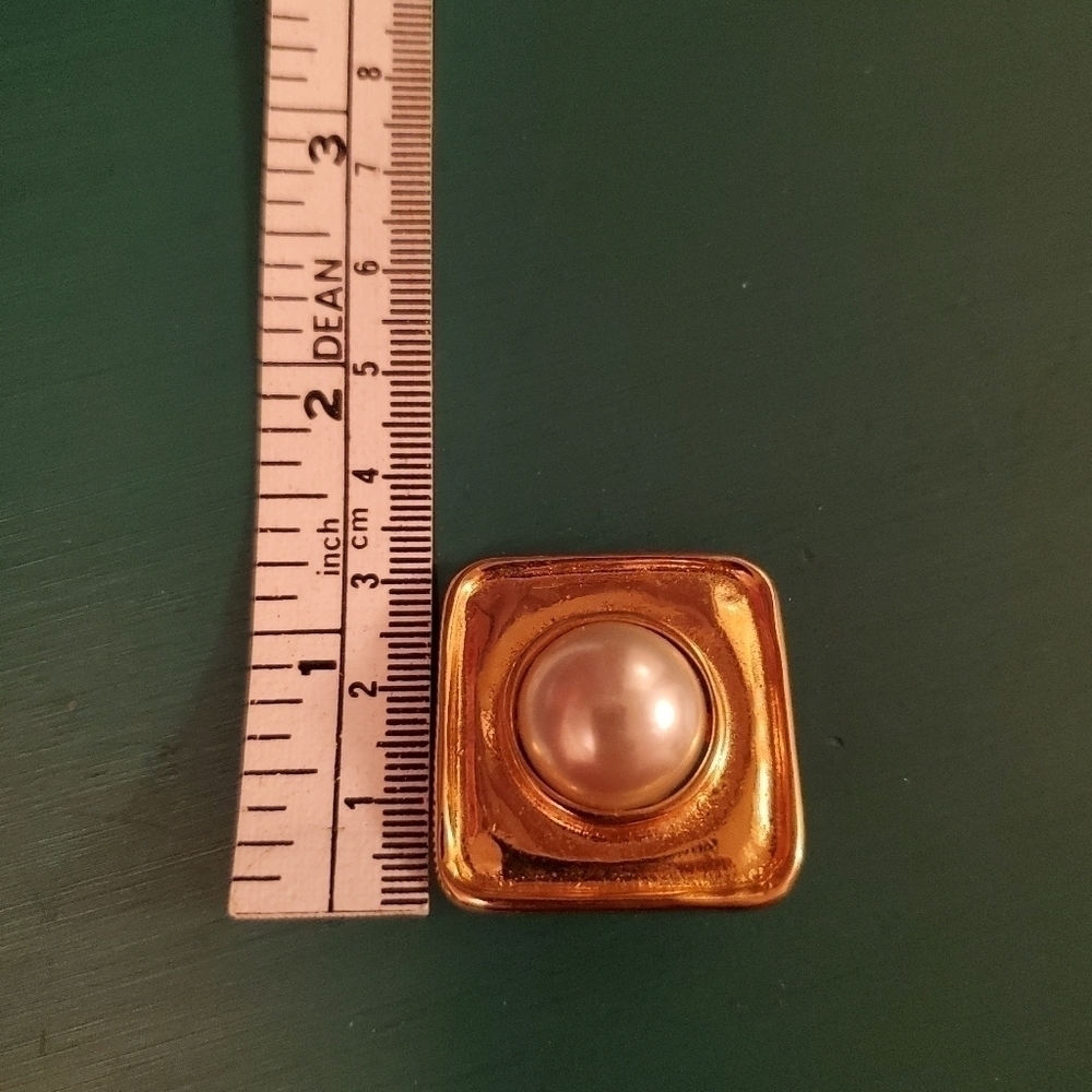 Vtg. Park Lane Gold Tone LargeFaux Pearl Clip On Earrings And Bracelet Runway - Picture 8 of 8